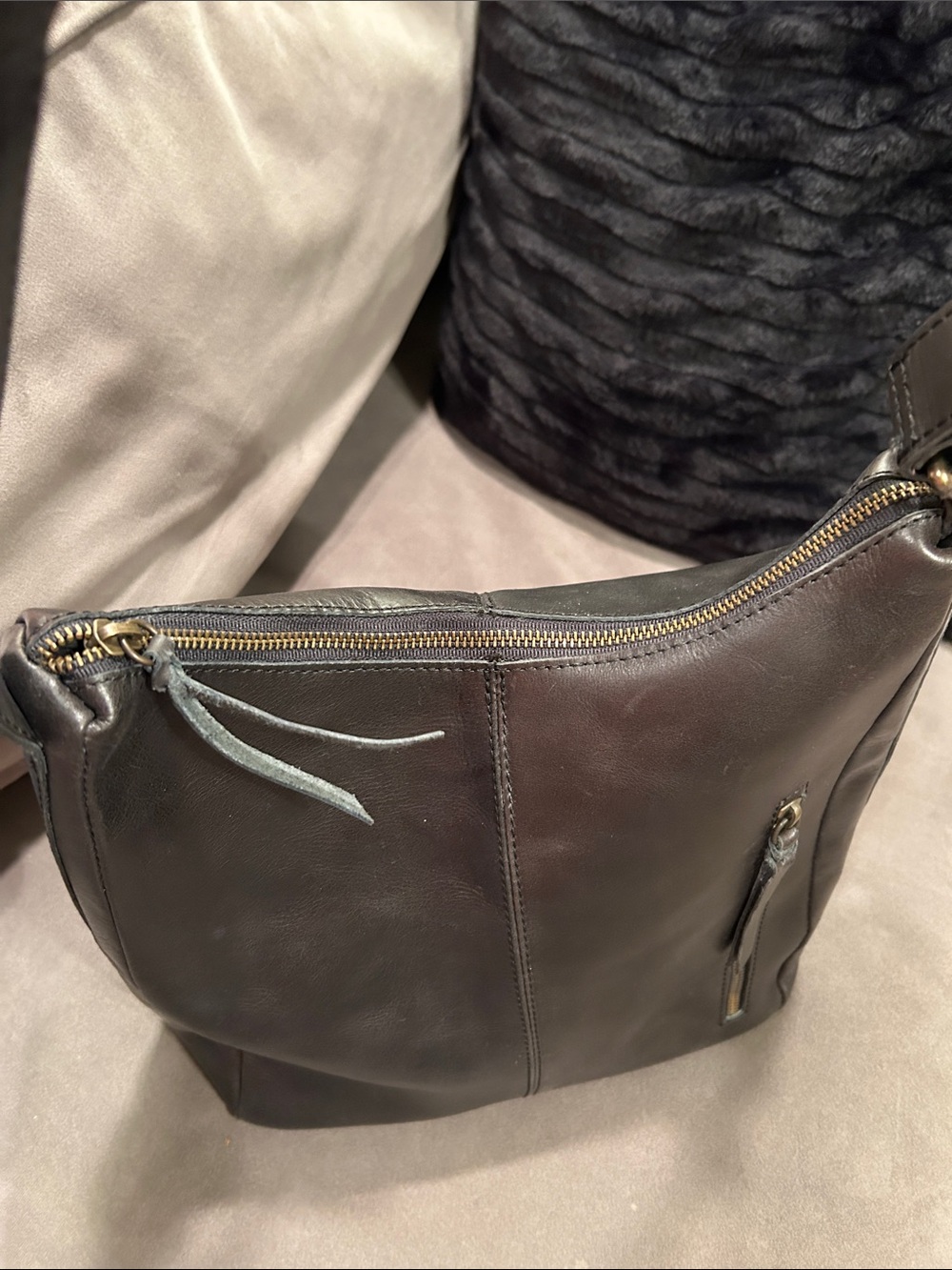 ABLE Black Genuine Leather Hobo Bag Shoulder Purse Adjustable Strap Zip Closure - Picture 10 of 12